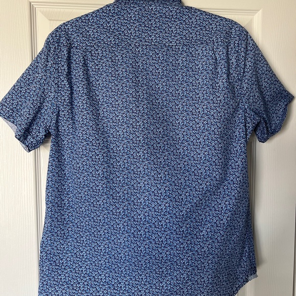 Sleek button down shirt for casual and nice events. - Picture 3 of 4